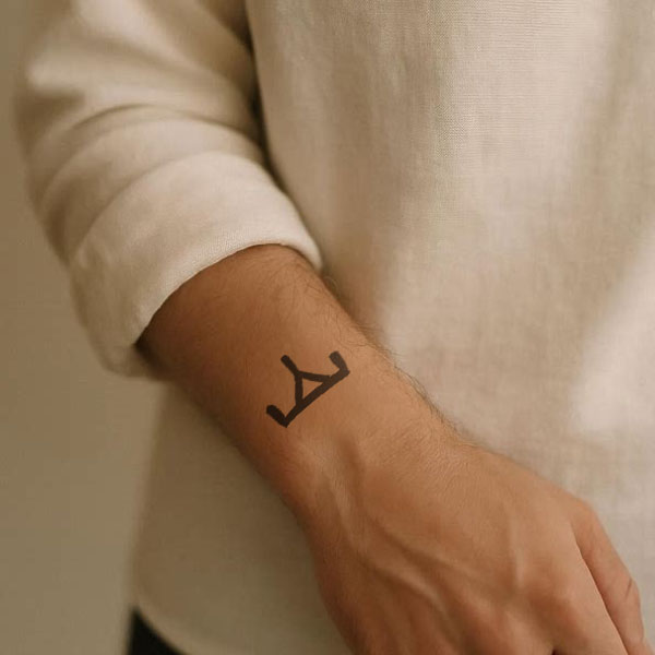 Chinese tattoo for mountain